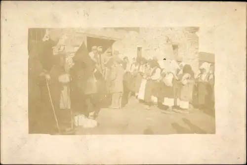 Foto Ak Griechenland, Französische Soldaten vor einem Gebäude, Griechen, I. WK