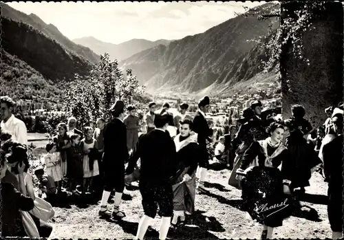 Ak Escaldes Engordany Andorra, Danse typique de Sainte Anne, Volkstanz, Volkstrachten