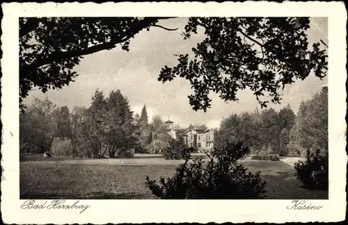 Ak Bad Harzburg in Niedersachsen, Blick über eine Wiese zum Kasino