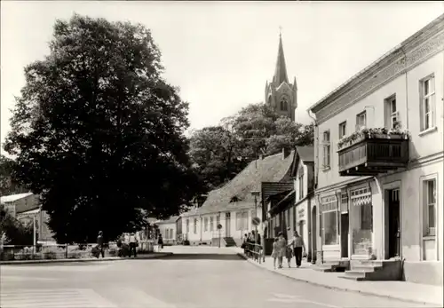 Ak Feldberg Feldberger Seenlandschaft, Partie in der Fürstenberger Straße