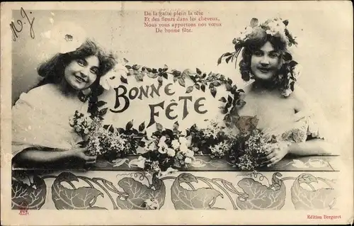 Ak Glückwunsch, Bonne Fête, Zwei junge Frauen, Blumen