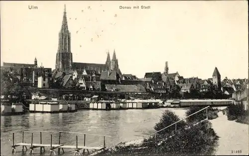 Ak Ulm an der Donau Baden Württemberg, Partie am Fluss mit Blick auf Stadt und Münster