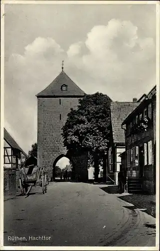 Ak Rüthen in Nordrhein Westfalen, Blick auf das Hachttor, Straßenpartie