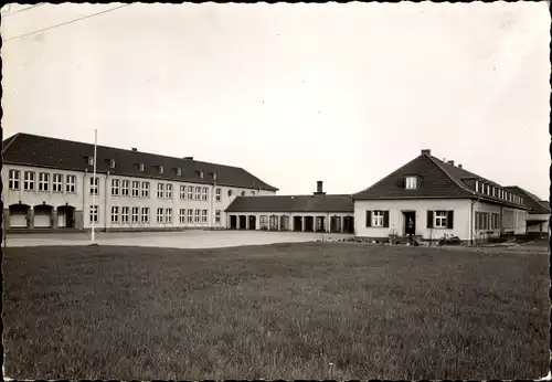 Foto Ak Oelde im Kreis Warendorf im Münsterland, Partie an der Augustin Wibbelt Schule