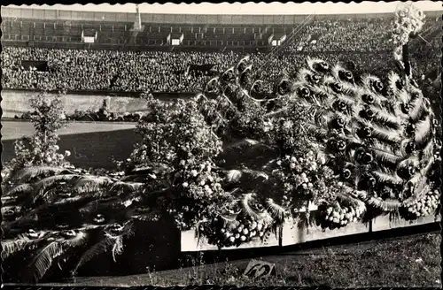 Ak Aalsmeer Nordholland Niederlande, Bloemencorso Klank en Kleur, L'Oiseau de Feu, Pfau aus Blumen