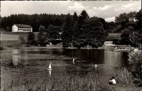 Ak Gschwend in Baden Württemberg, Wasserpartie mit Blick auf Hotel Pension Cafe Hötzinger