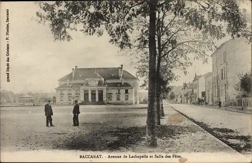 Ak Baccarat Lothringen Meurthe et Moselle, Avenue de Lachapelle et Salle des Fetes