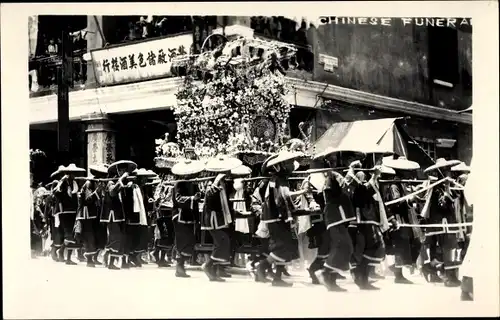 Foto Ak Hongkong China, Chinese funeral, Chinesisches Begräbnis, Leichenzug