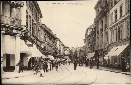 Ak Mulhouse Mülhausen Elsass Haut Rhin, Rue du Sauvage, Geschäfte, Passanten