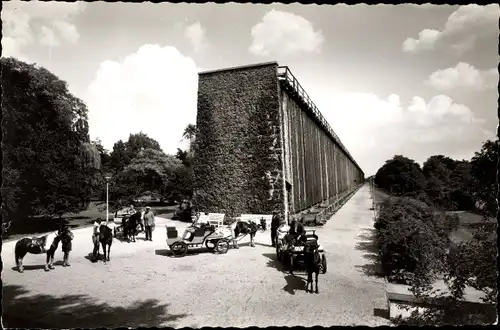 Foto Ak Bad Rothenfelde am Teutoburger Wald, Gradierwerk, Kutschen, Passanten