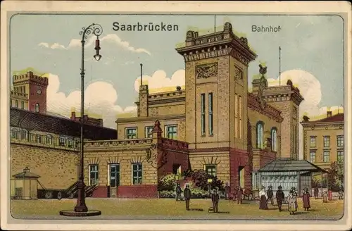 Künstler Ak Saarbrücken im Saarland, Blick auf den Bahnhof, Straßenseite