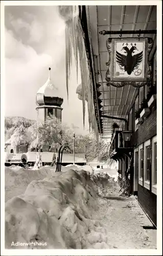 Ak Hinterzarten im Südschwarzwald, Seitenblick auf das Adlerwirtshaus im Winter