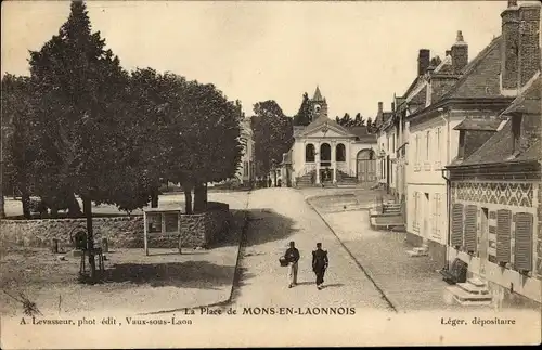 Ak Mons en Laonnois Aisne, La Place, Platz