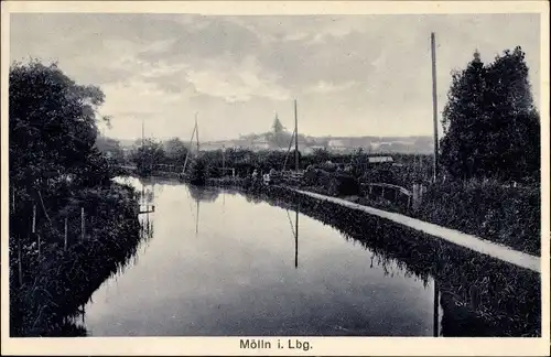 Ak Mölln in Schleswig Holstein, Stadtpanorama, Flusspartie, Uferpromenade