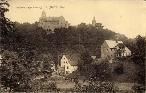 Ak Lunzenau in Sachsen, Blick über den Ort auf Schloss Rochsburg