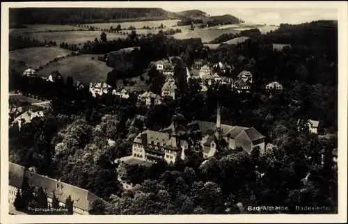 Ak Polanica Zdrój Bad Altheide Schlesien, Fliegeraufnahme, Badeviertel, Panorama vom Ort