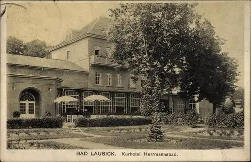 Ak Bad Lausick in Sachsen, Gartenpartie am Kurhotel Hermannsbad