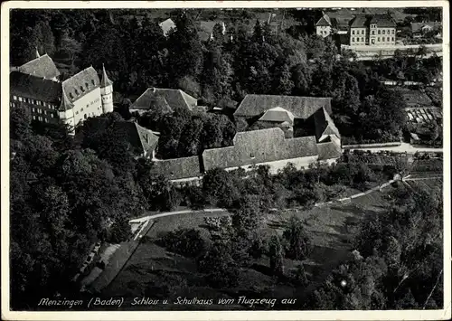 Ak Menzingen Kraichtal Baden, Fliegeraufnahme, Schloss und Schulhaus