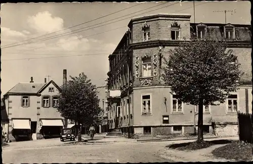 Ak Schöneck im Vogtland Sachsen, Straßenpartie mit Blick auf das Hotel Schönecker Hof