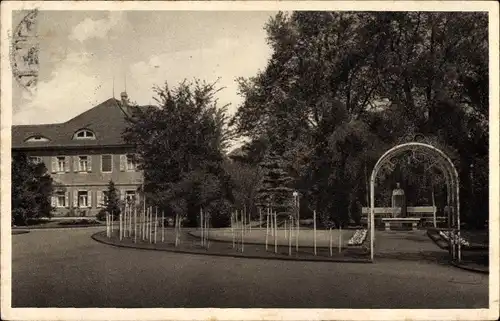 Ak Coswig in Sachsen, Gartenpartie an der Heilstätte Lindenhof