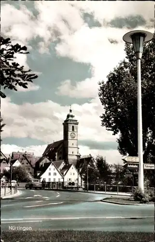 Ak Nürtingen im Kreis Esslingen, Straßenpartie im Ort, Kirche, Automobil