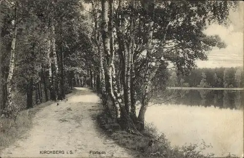 Ak Kirchberg in Sachsen, Wegpartie mit Blick auf den Filzteich