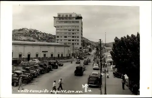 Ak Nogales Mexiko, Calle Campillo, Straßenpartie in der Stadt, Laster, Autos, Taxi, Hotel