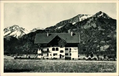 Ak Oberstdorf im Oberallgäu, Blick auf Hotel Bergkranz und umliegende Berge