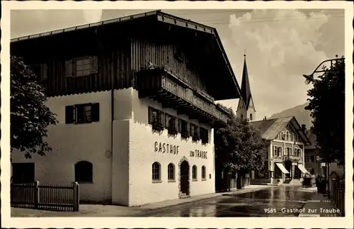 Ak Oberstdorf im Oberallgäu, Ansicht vom Gasthof Zur Traube, Straßenseite