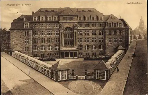 Ak Mannheim in Baden Württemberg, Ansicht der Lieselotte Schule, Schulhof