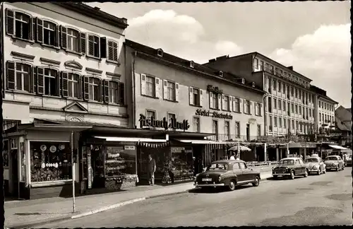 Ak Rüdesheim am Rhein in Hessen, Partie in der Rheinstraße, Hotel Deutscher Hof, Geschäfte, Autos