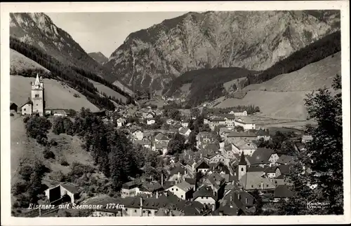 Ak Eisenerz Steiermark, Stadtpanorama mit Seemauer, Talansicht