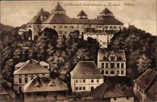 Ak Augustusburg im Erzgebirge, Blick über den Ort zum Schloss