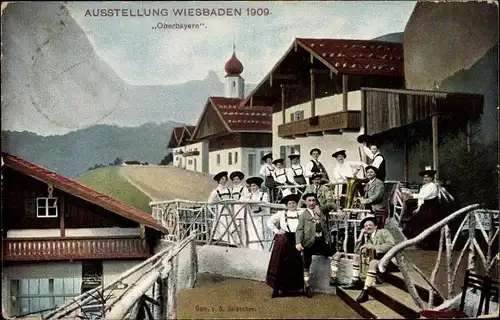 Ak Wiesbaden in Hessen, Ausstellung Oberbayern, Besucher in Tracht