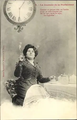 Ak La Journée de la Parisienne, Frauenportrait, Zigarette rauchend, Uhr