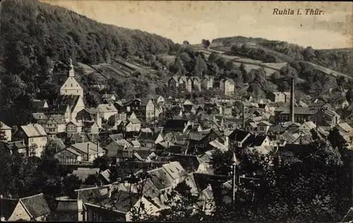 Ak Ruhla in Westthüringen, Blick über die Dächer der Stadt auf die umliegende Landschaft