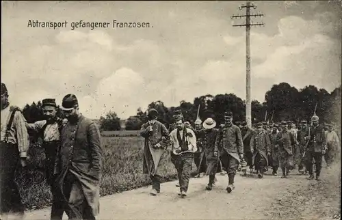 Ak Abtransport gefangener Franzosen, Kriegsgefangene, I. WK
