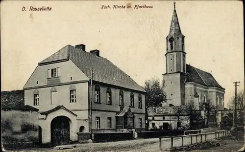 Ak Racławice Śląskie Deutsch Rasselwitz Schlesien, Kath. Kirche mit Pfarrhaus