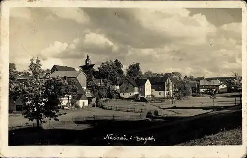 Foto Ak Nassau Frauenstein im Erzgebirge, Teilansicht des Ortes, Kirche