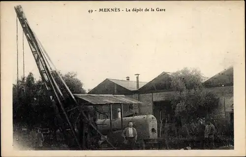 Ak Meknès Marokko, Le dépôt de la Gare, Bahnhofsdepot, Hebekran