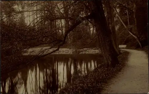 Ak Eutin in Ostholstein, Partie im Schlossgarten, Teich