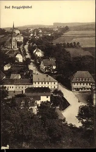 Ak Berggießhübel in Sachsen, Blick auf den Ort mit Umgebung