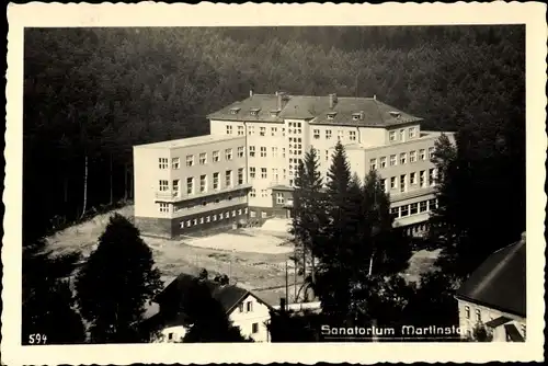 Ak Martinovo Údolí Martinstal Cvikov Zwickau in Böhmen, Blick auf das Sanatorium