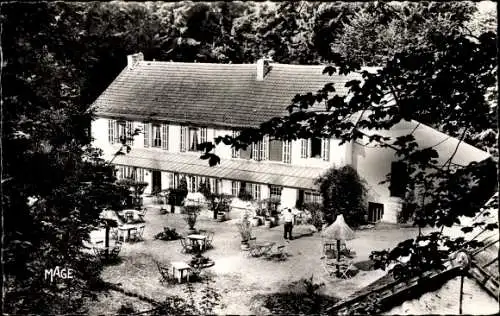 Ak Hirson Aisne, Hostellerie de Blangy, Gartenansicht