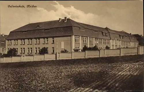 Ak Meißen in Sachsen, Blick auf die Polizeischule, Beamtenhaus 1