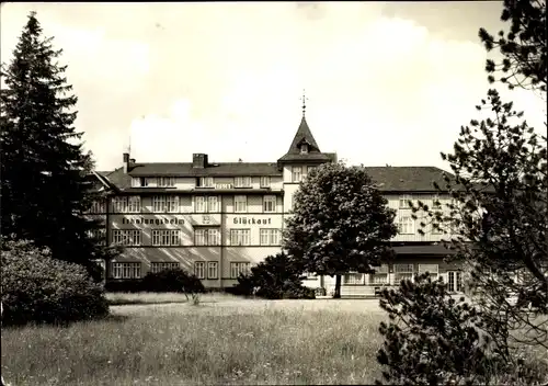 Ak Oberhof im Thüringer Wald, Blick zum FDGB Erholungsheim Glück auf