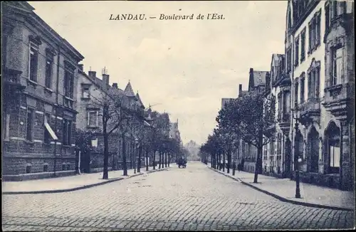 Ak Landau in der Pfalz, Partie am Boulevard de l'est, Pferdekutsche 