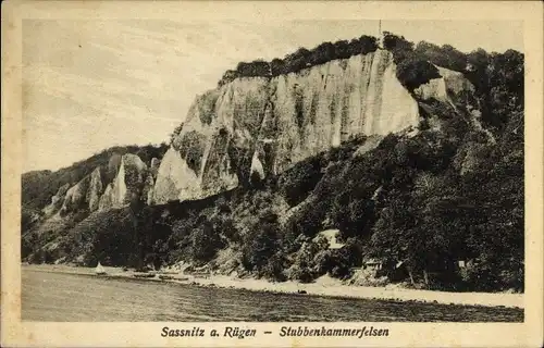 Ak Sassnitz auf der Insel Rügen, Blick auf den Stubbenkammer Felsen, Meer