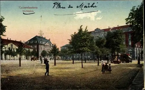 Ak Kaiserslautern in Rheinland Pfalz, Partie am Marktplatz, Kinder, Passanten, Kutsche