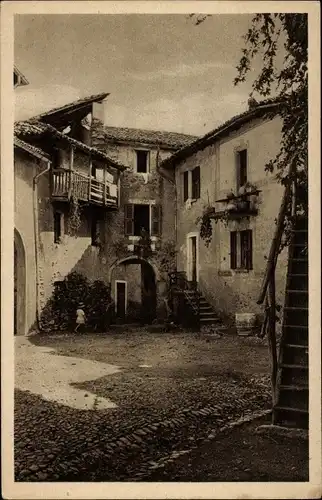Ak Montagnola Kanton Tessin Ticino, Collina d'Oro, Innenhof eines Gebäudes